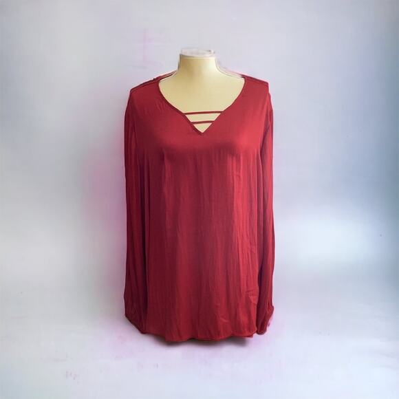 Maurices Red Blouse Size 2 Long Sleeve Shirt Keyhole Front Silky Feel - Picture 1 of 9